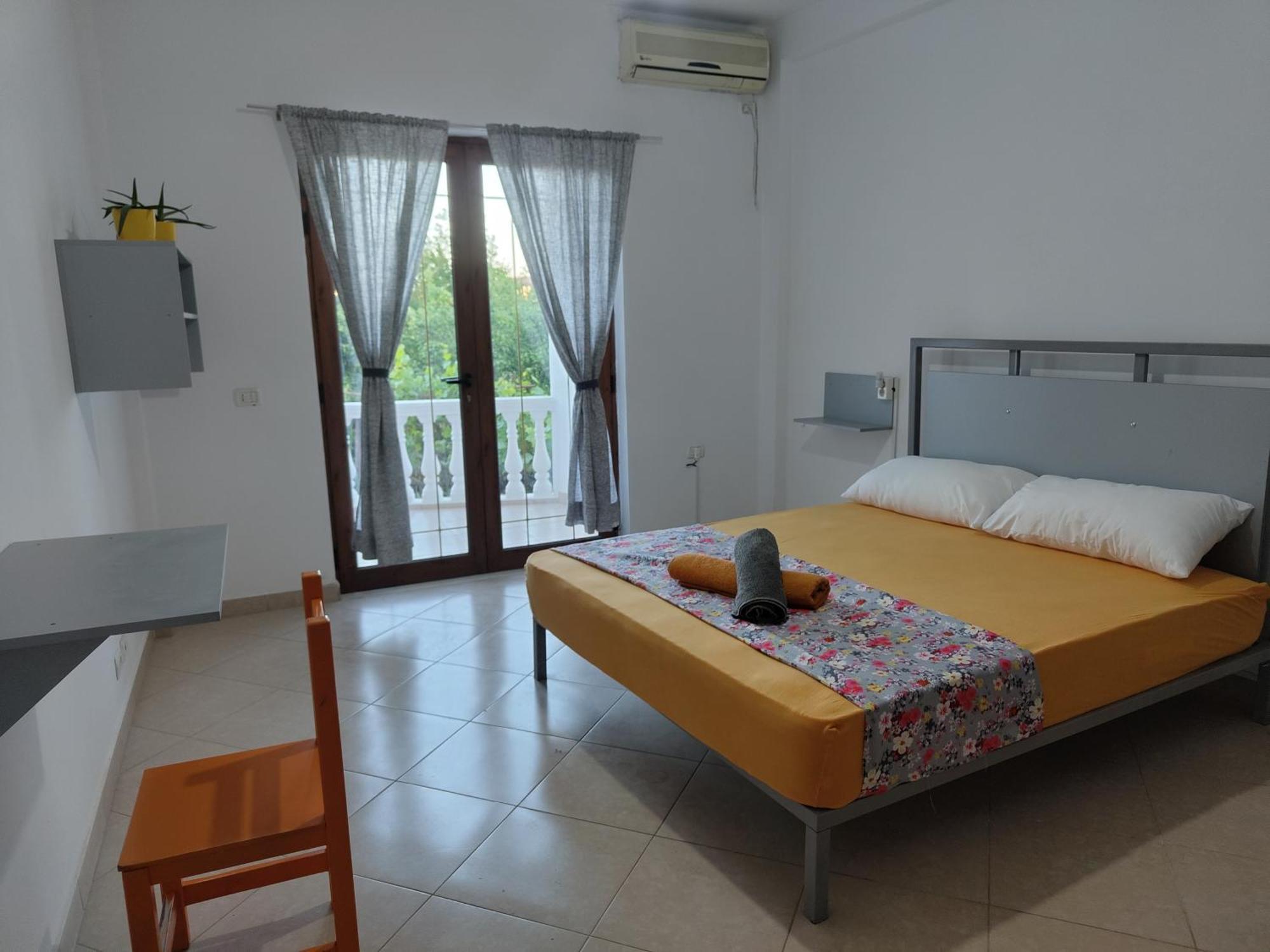 Tias Hostel Shkodër Esterno foto