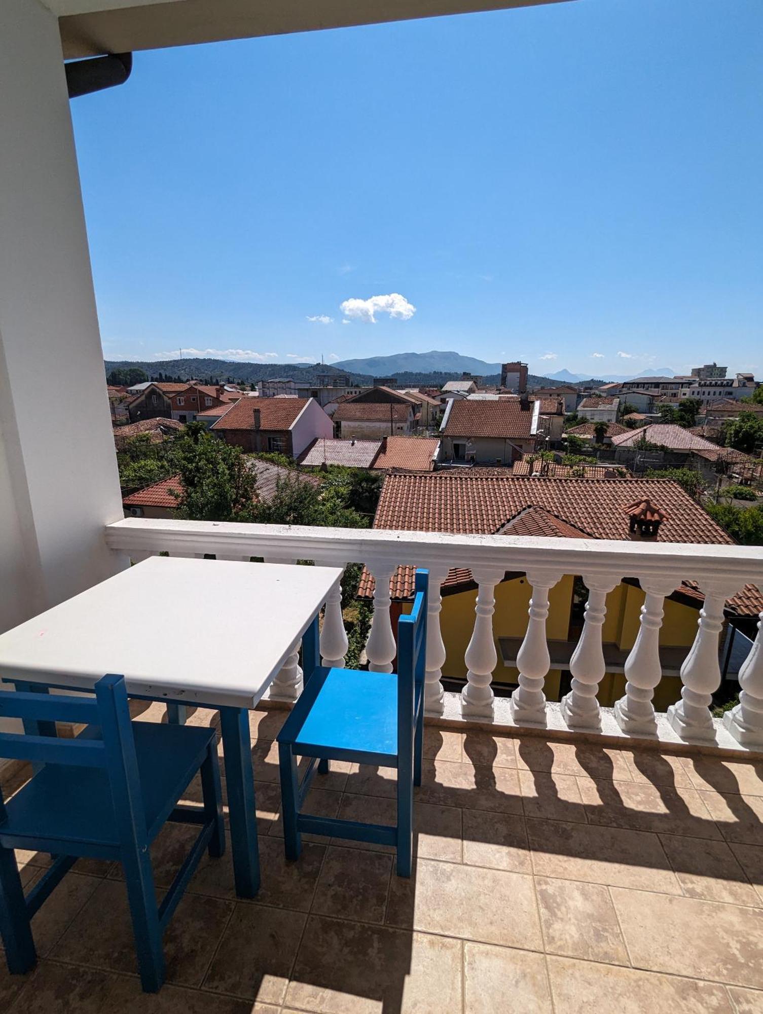 Tias Hostel Shkodër Esterno foto