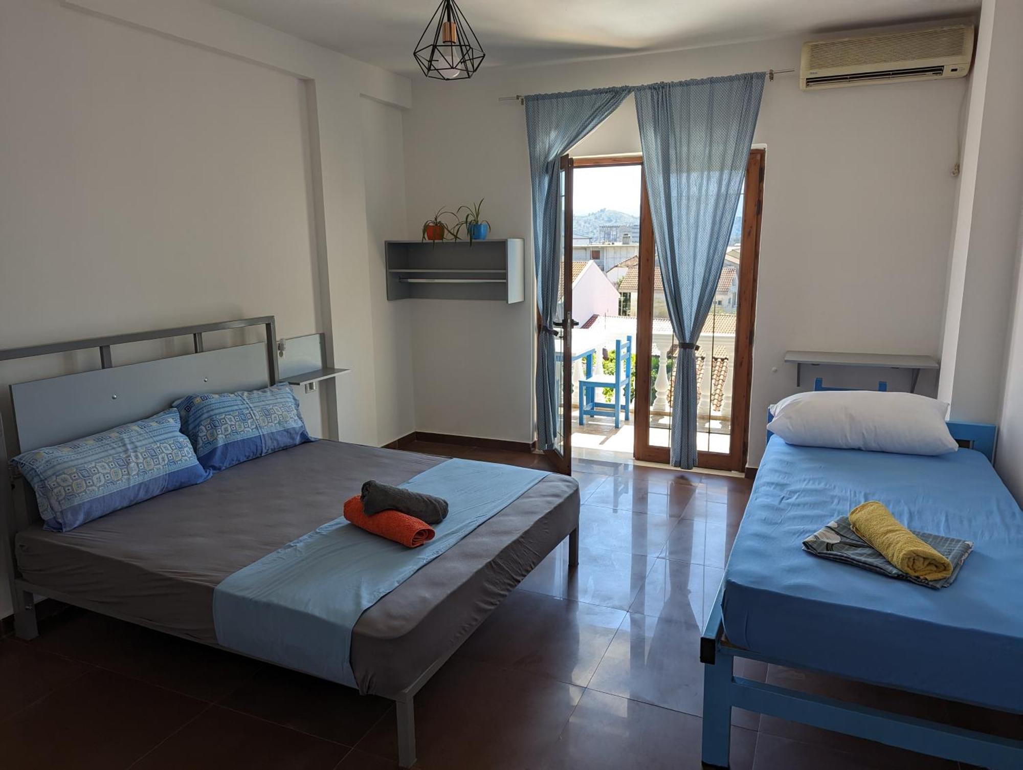 Tias Hostel Shkodër Esterno foto