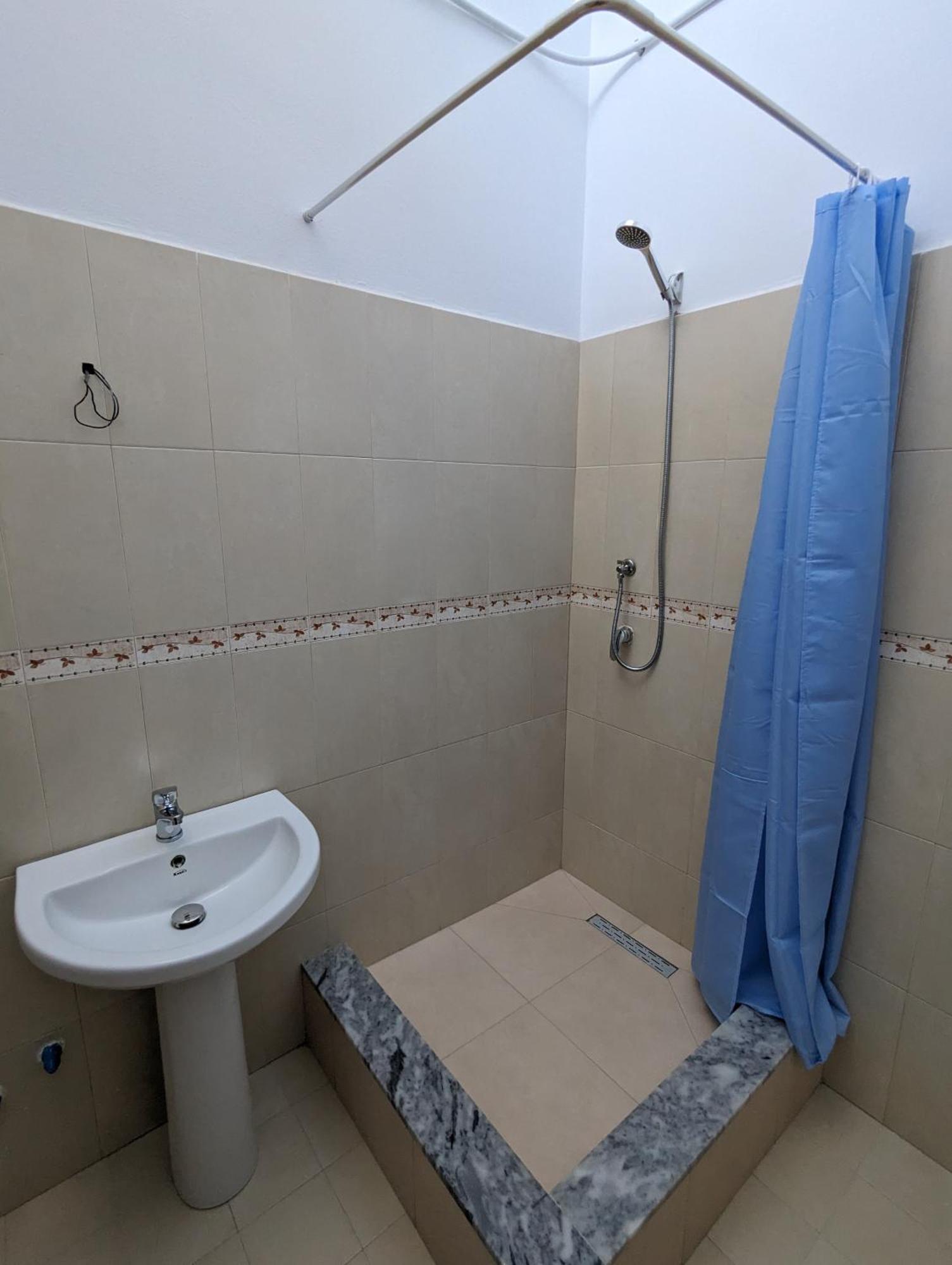 Tias Hostel Shkodër Esterno foto