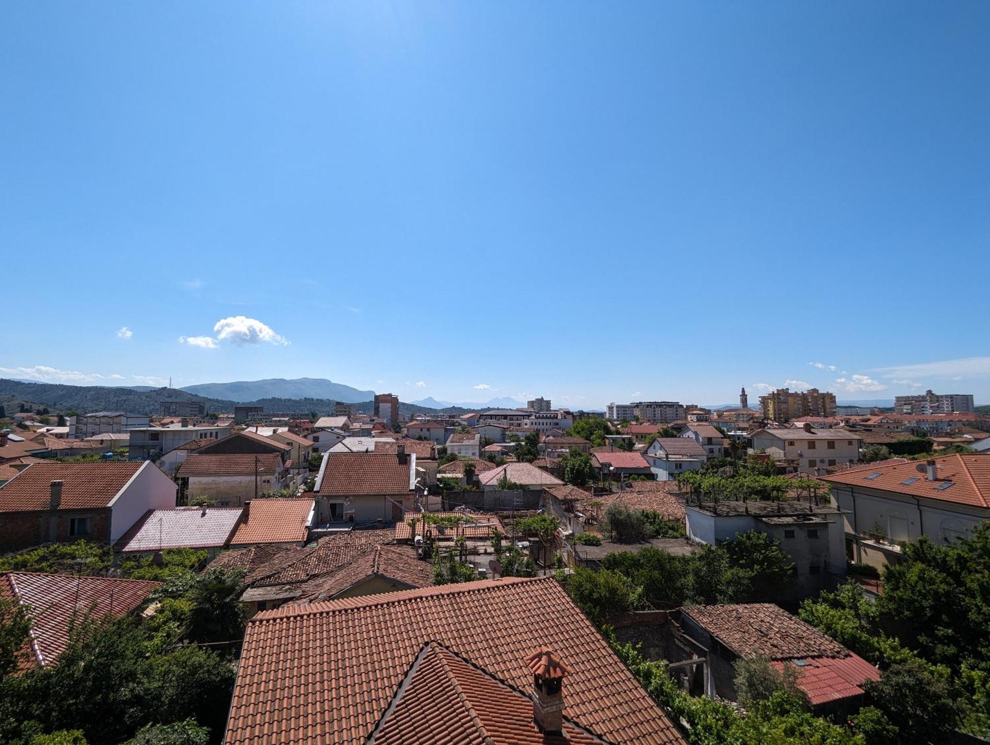 Tias Hostel Shkodër Esterno foto