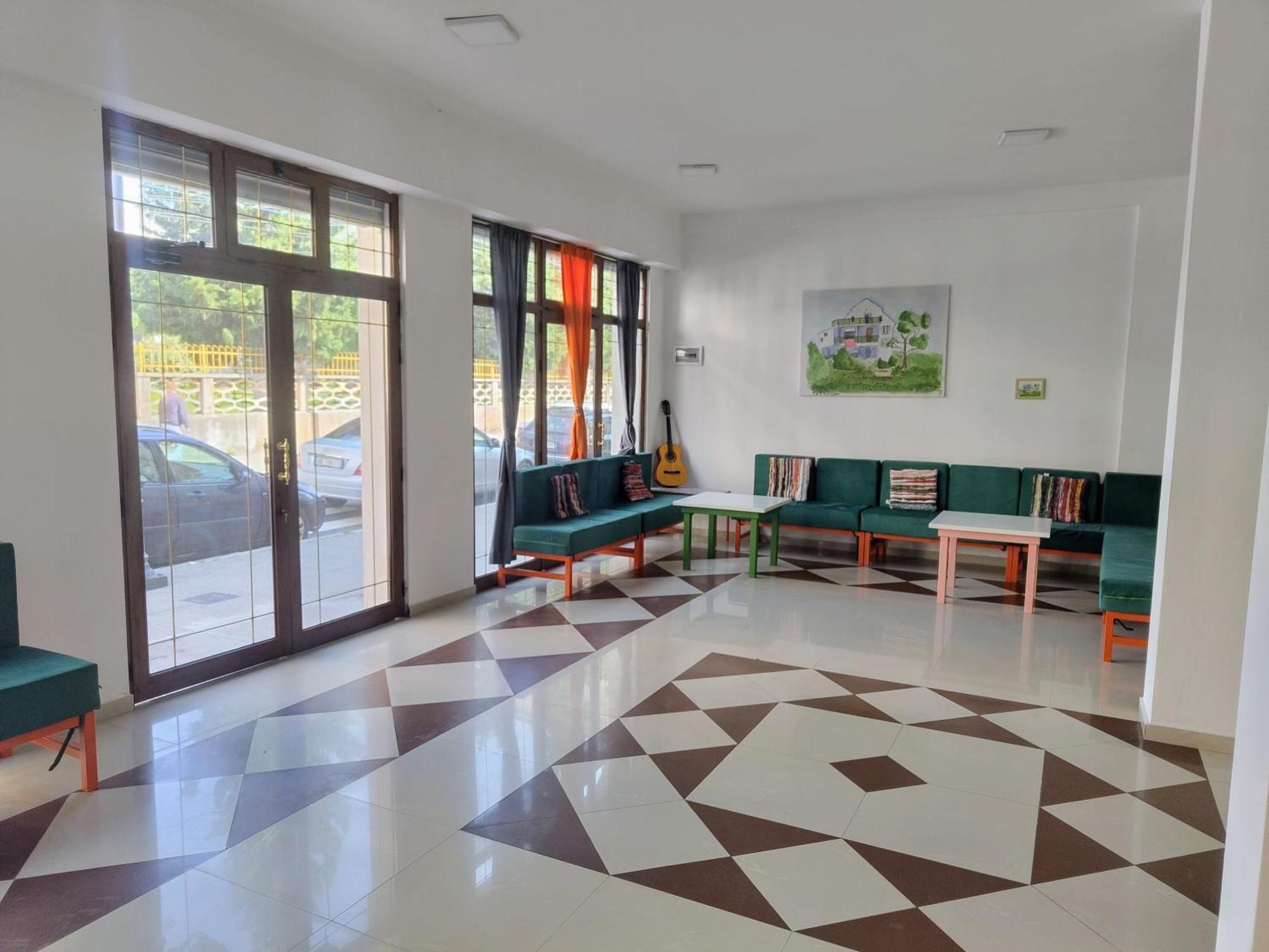 Tias Hostel Shkodër Esterno foto
